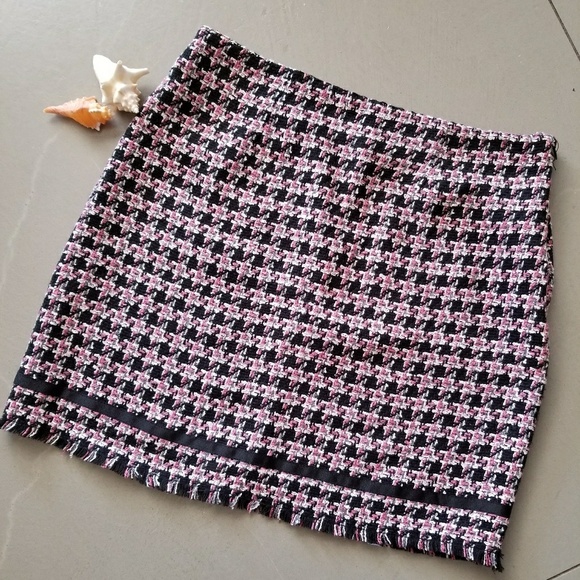 John Paul Richard Uniform Dresses & Skirts - EUC Petite Plaid Skirt Size 8P